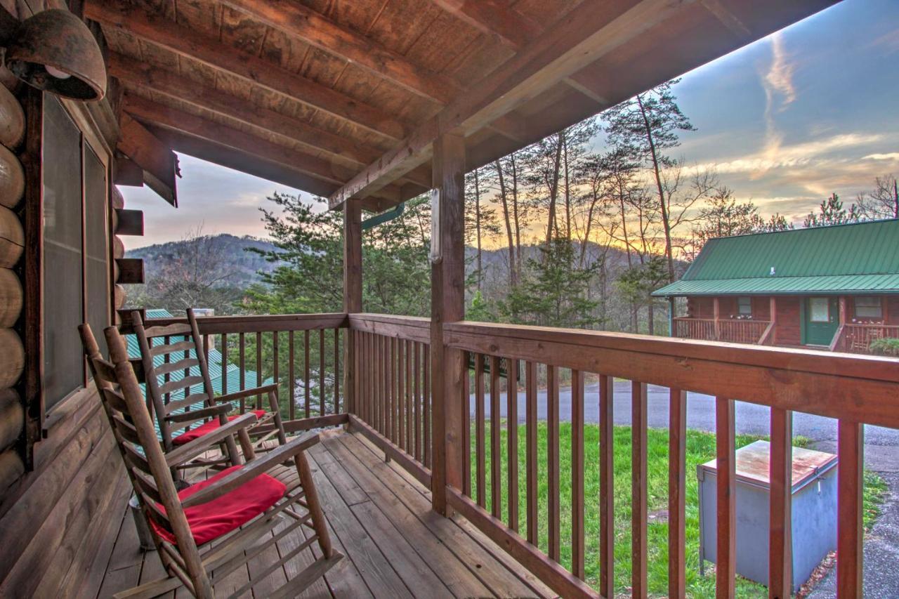 Pigeon Forge Cabin With Hot Tub And Mountain Views! Ngoại thất bức ảnh